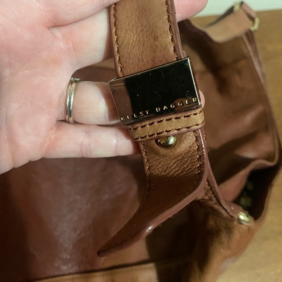 Kelsi Dagger brown leather silk lined with gold zipper handbag - Picture 4 of 5